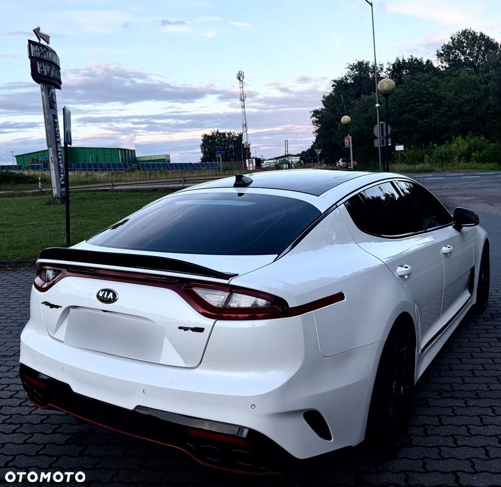 Kia Stinger - 6