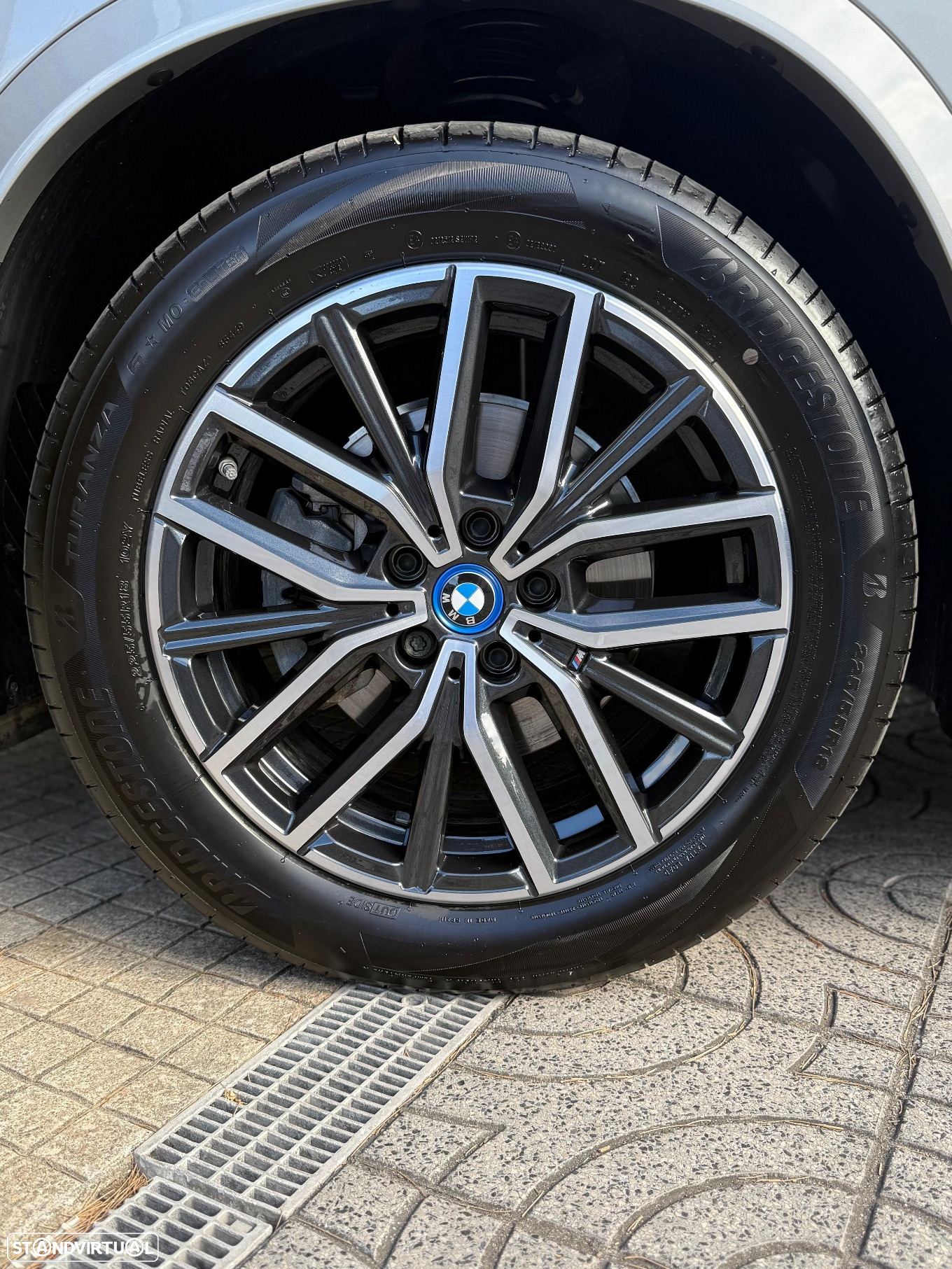 BMW iX1 eDrive20 Pack Desportivo M - 26