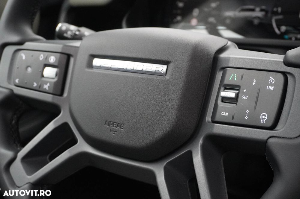 Land Rover Defender 110 3.0D 250 MHEV Hard Top X-Dynamic SE - 30