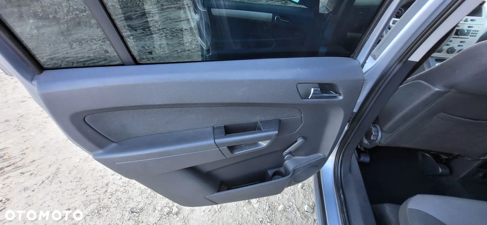 Opel Zafira 1.7 CDTI Essentia - 14