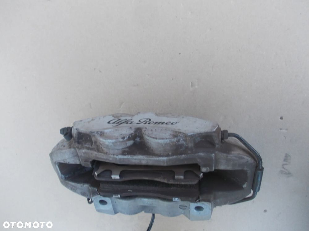 Zacisk przód lewy  Alfa Romeo Stelvio - 14