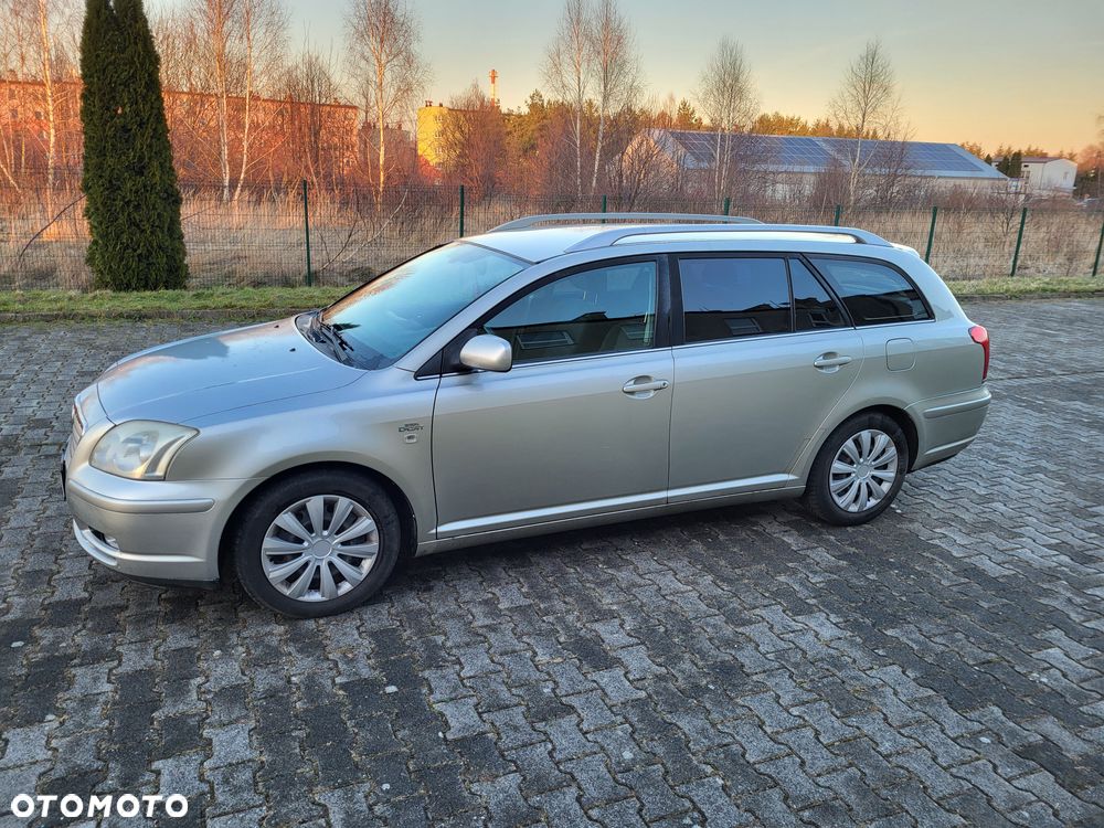 Toyota Avensis 2.2 D-4D Prestige - 3