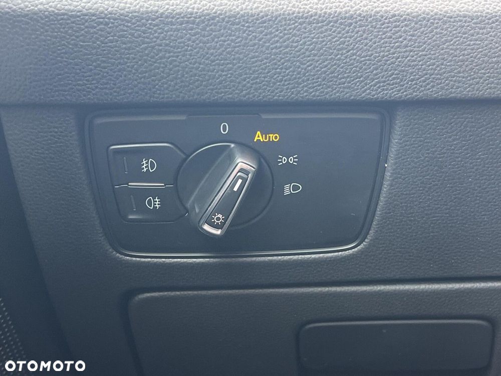 Volkswagen Passat - 17