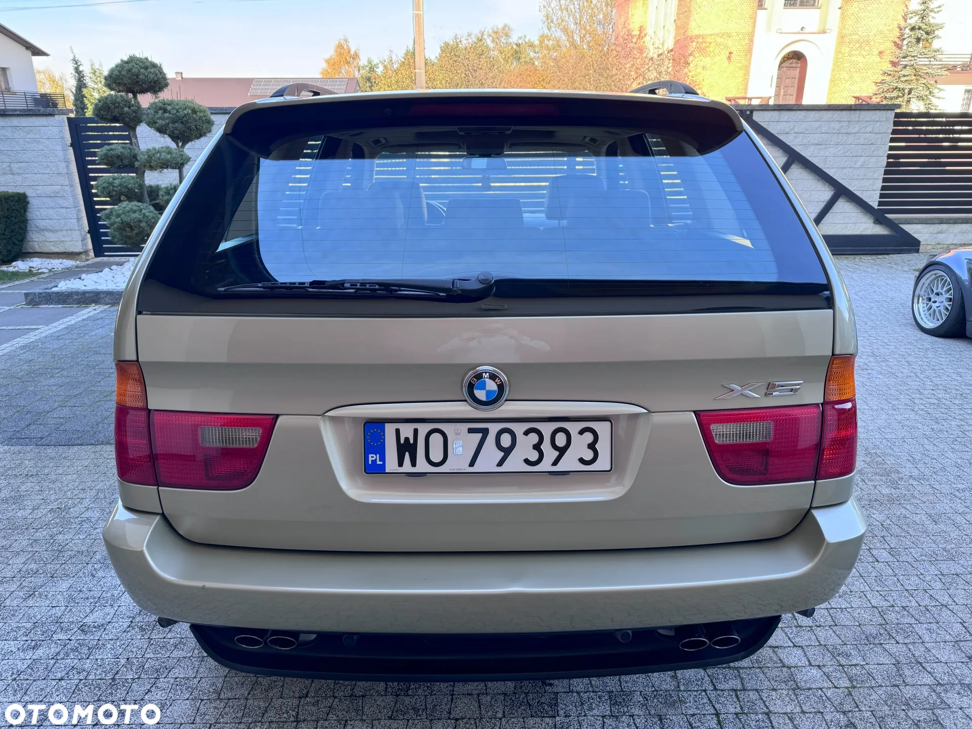 BMW X5 4.4i - 5