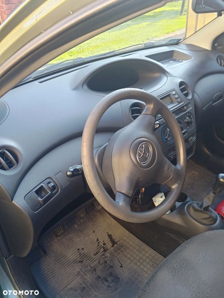 Toyota Yaris 1.0 Base - 6