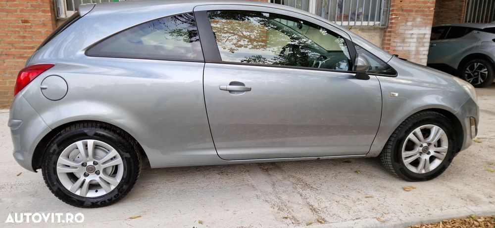 Opel Corsa - 1