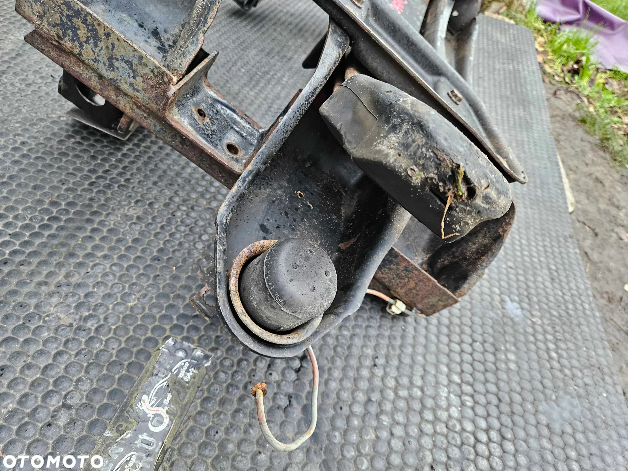 Sanki Belka Wózek Zawieszenia Trawers Przod Przednia Resor Pioro Mercedes Sprinter 901 902 VW LT - 25