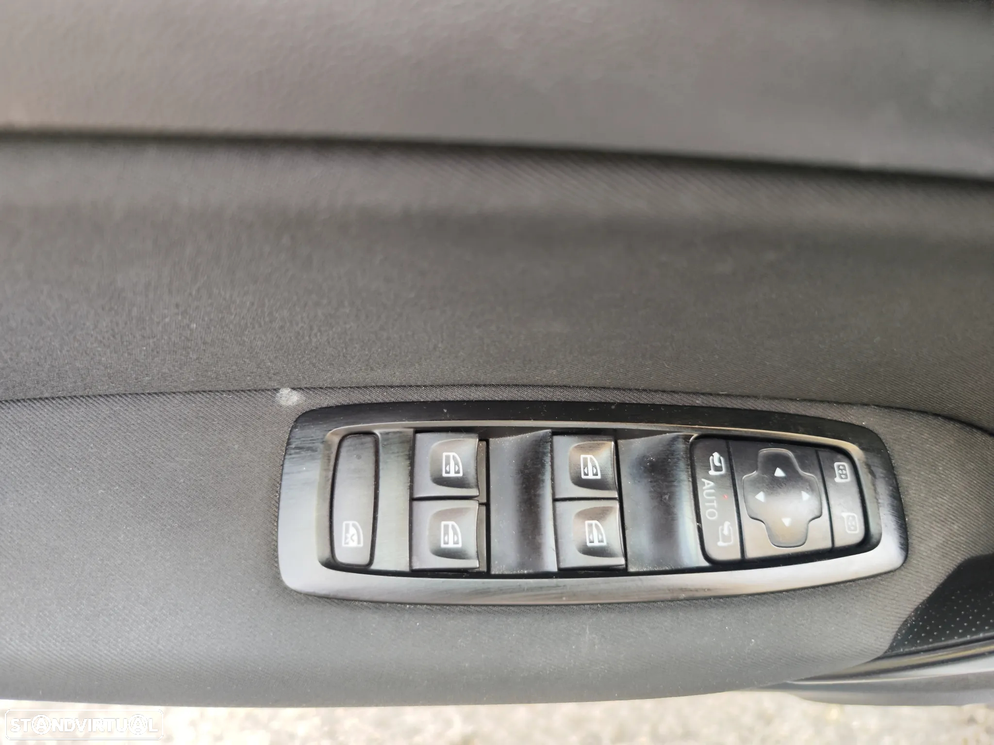 Renault Mégane ENERGY dCi 110 EDC INTENS - 24
