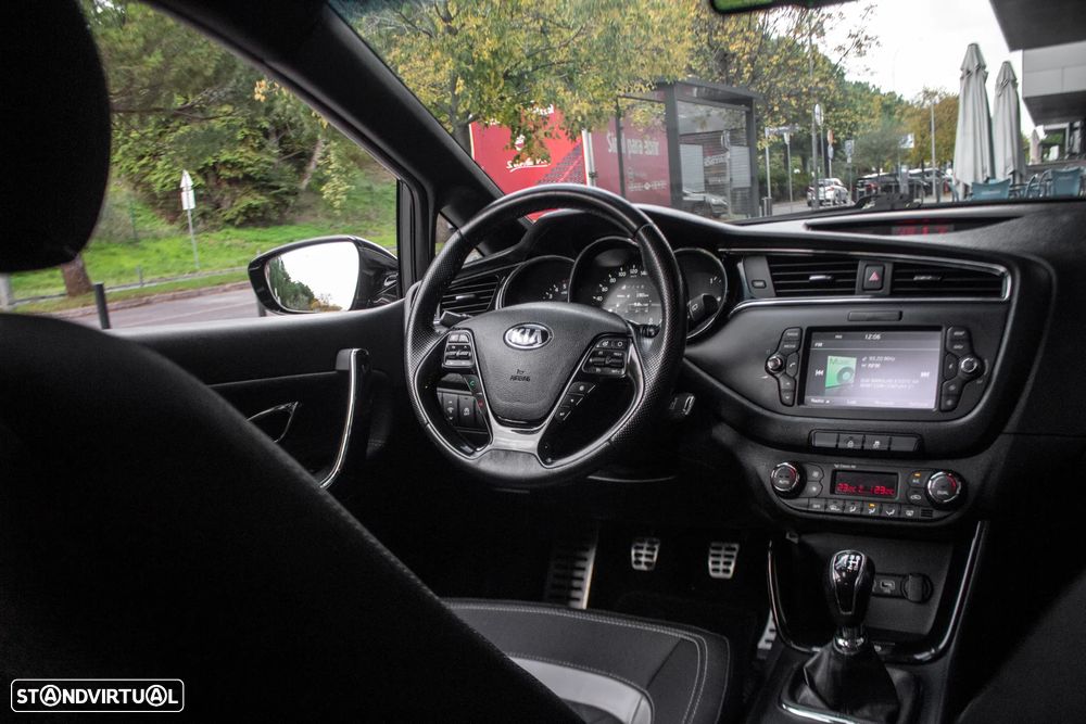 Kia Ceed SW 1.6 CRDi GT Line - 34