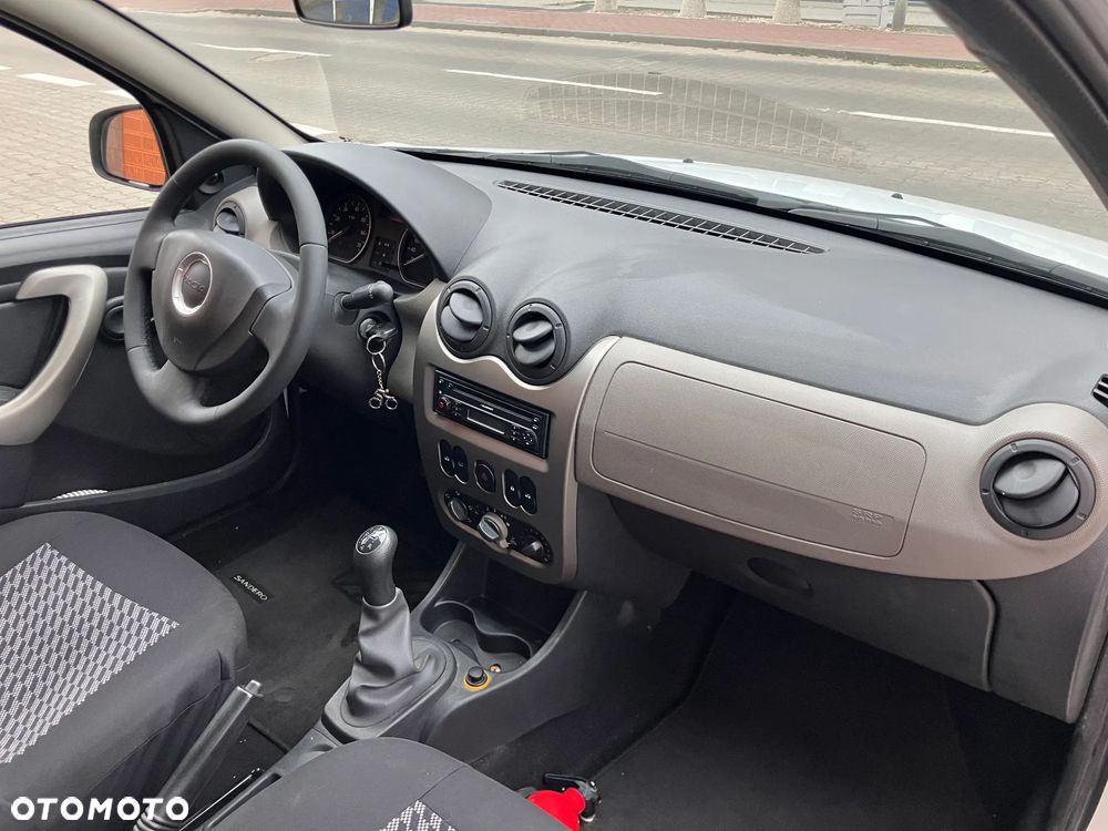 Dacia Sandero 1.2 16V Laureate - 8