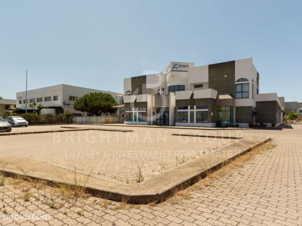 Prédio Comercial, com estacionamento, Rio de Mouro, Sintra - Grande imagem: 3/30