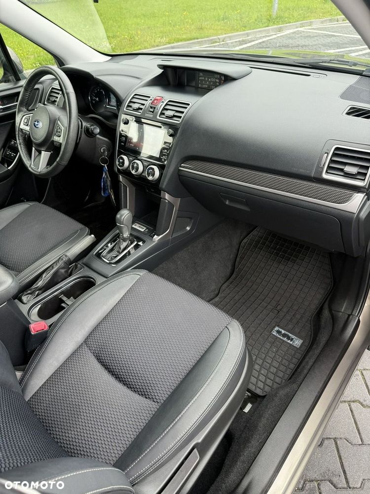 Subaru Forester 2.0 i Exclusive Special (EyeSight) Lineartronic - 26