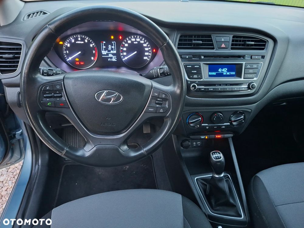 Hyundai i20 blue 1.2 Trend - 2