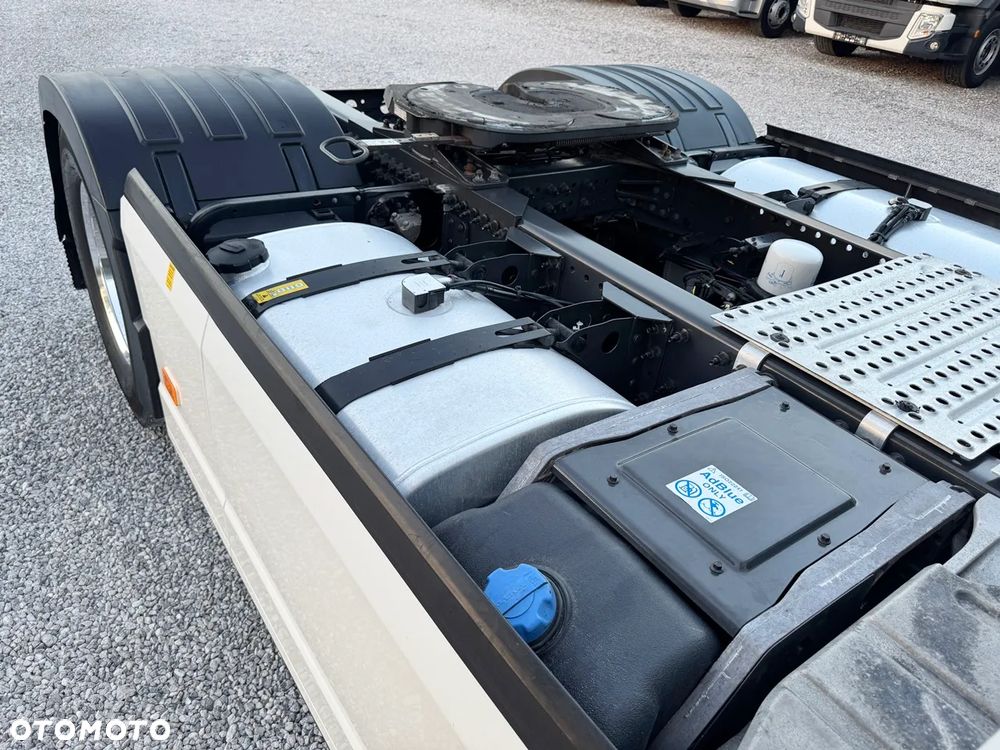 Volvo FH 500 / CAŁE NA PODUCHACH /TELEWIZOR/ACC /  KLIMA POSTOJOWA / XENON / NAVIGACJA / Z NIEMIEC - 20