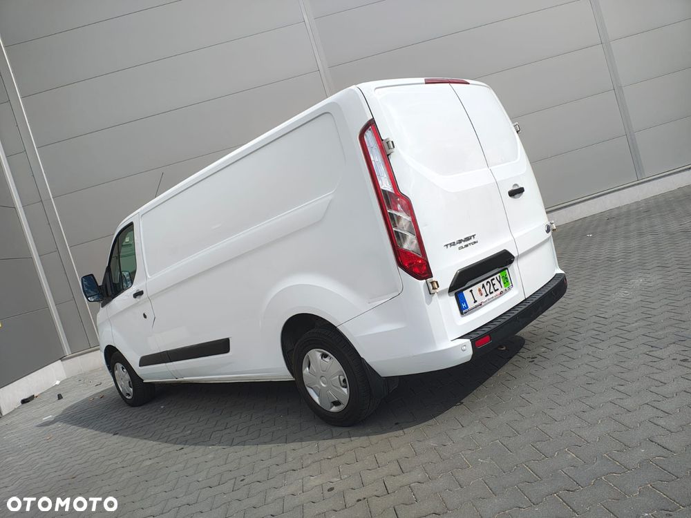 Ford TRANSIT CUSTOM - 23