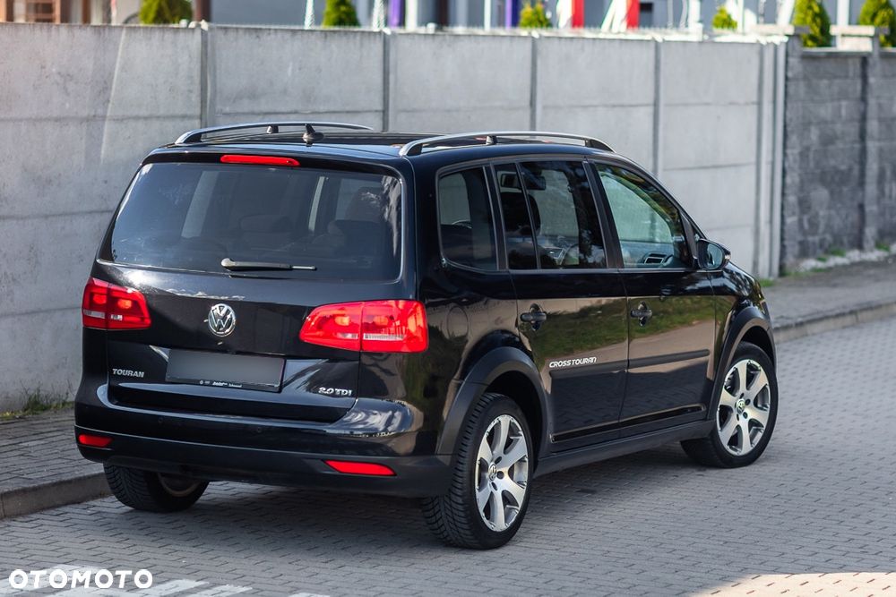 Volkswagen Touran 2.0 TDI DPF Cross DSG - 10