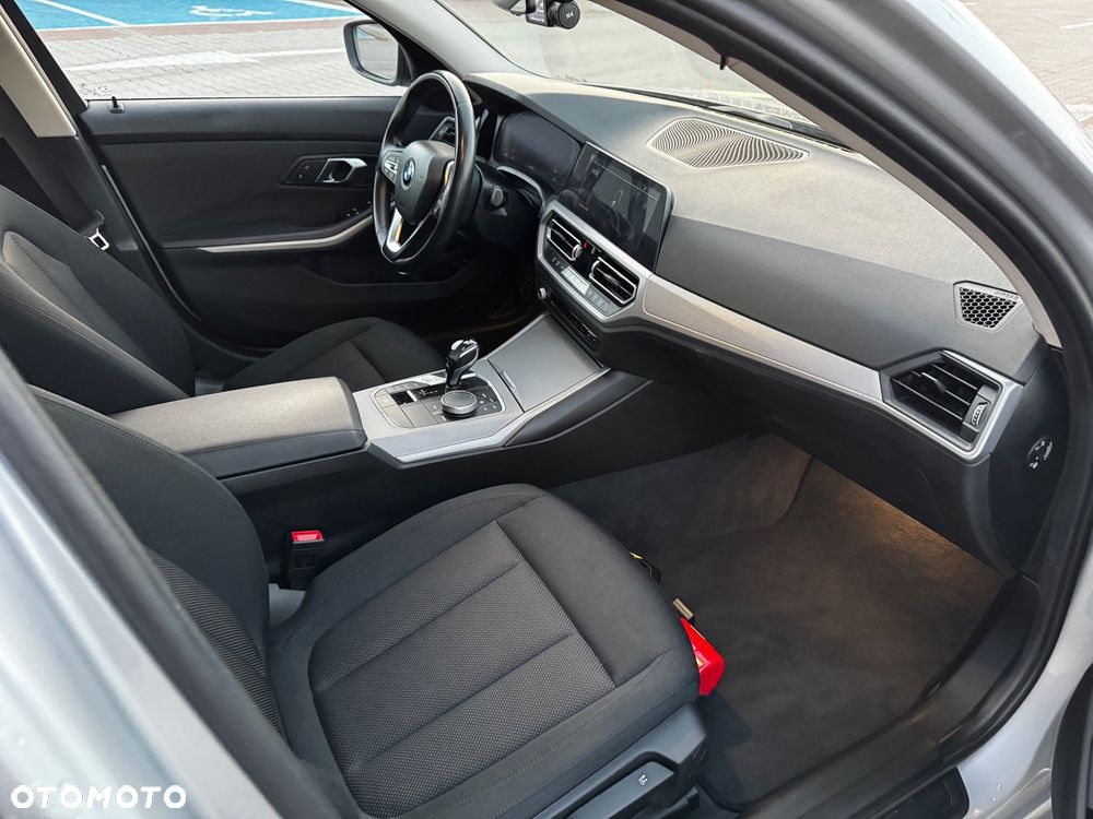 BMW Seria 3 318d Advantage - 21