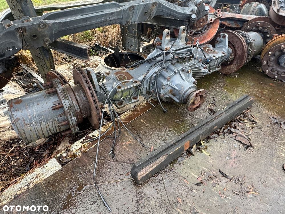 Most dyfer pochwa zwolnice mercedes Axor Arocs Actros 4x4 - 1