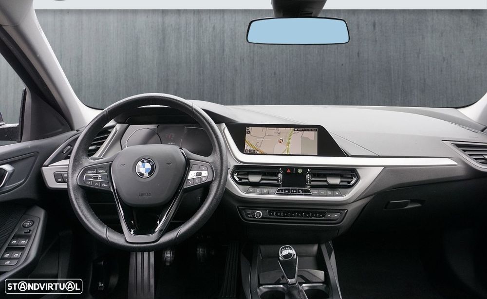BMW 116 d Line Sport — fotografia 7