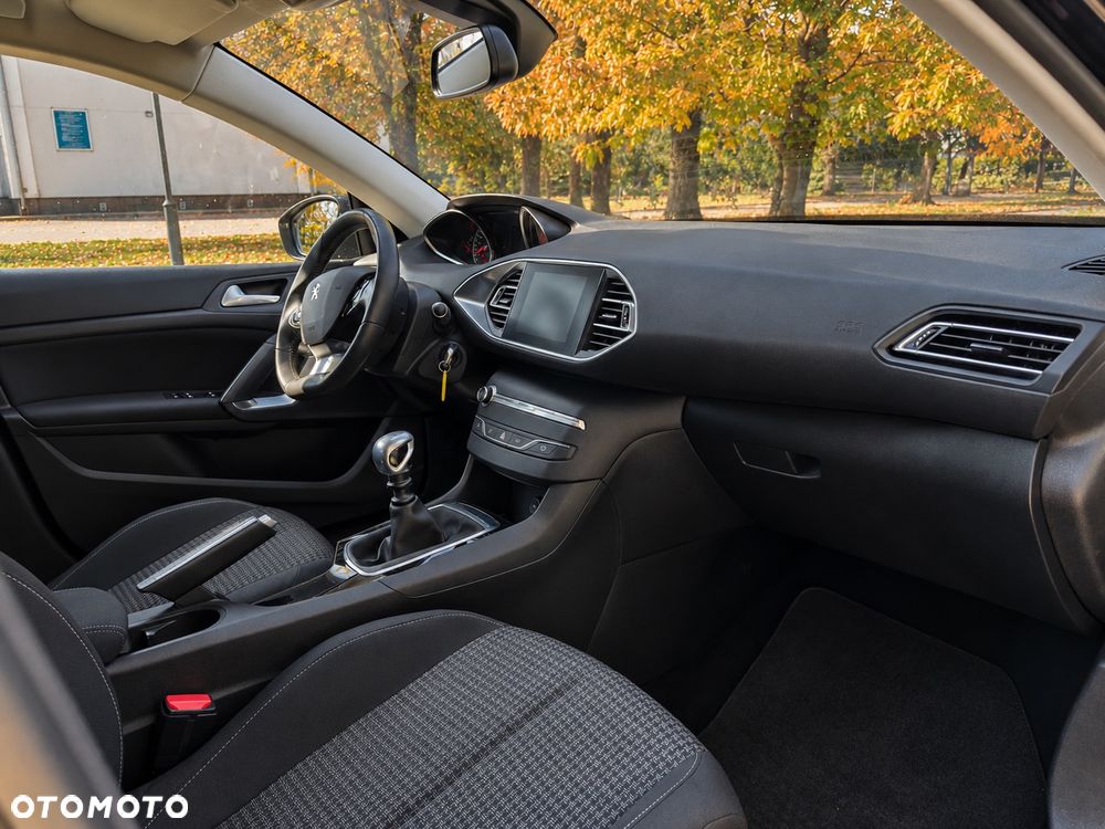 Peugeot 308 2019 photo 4