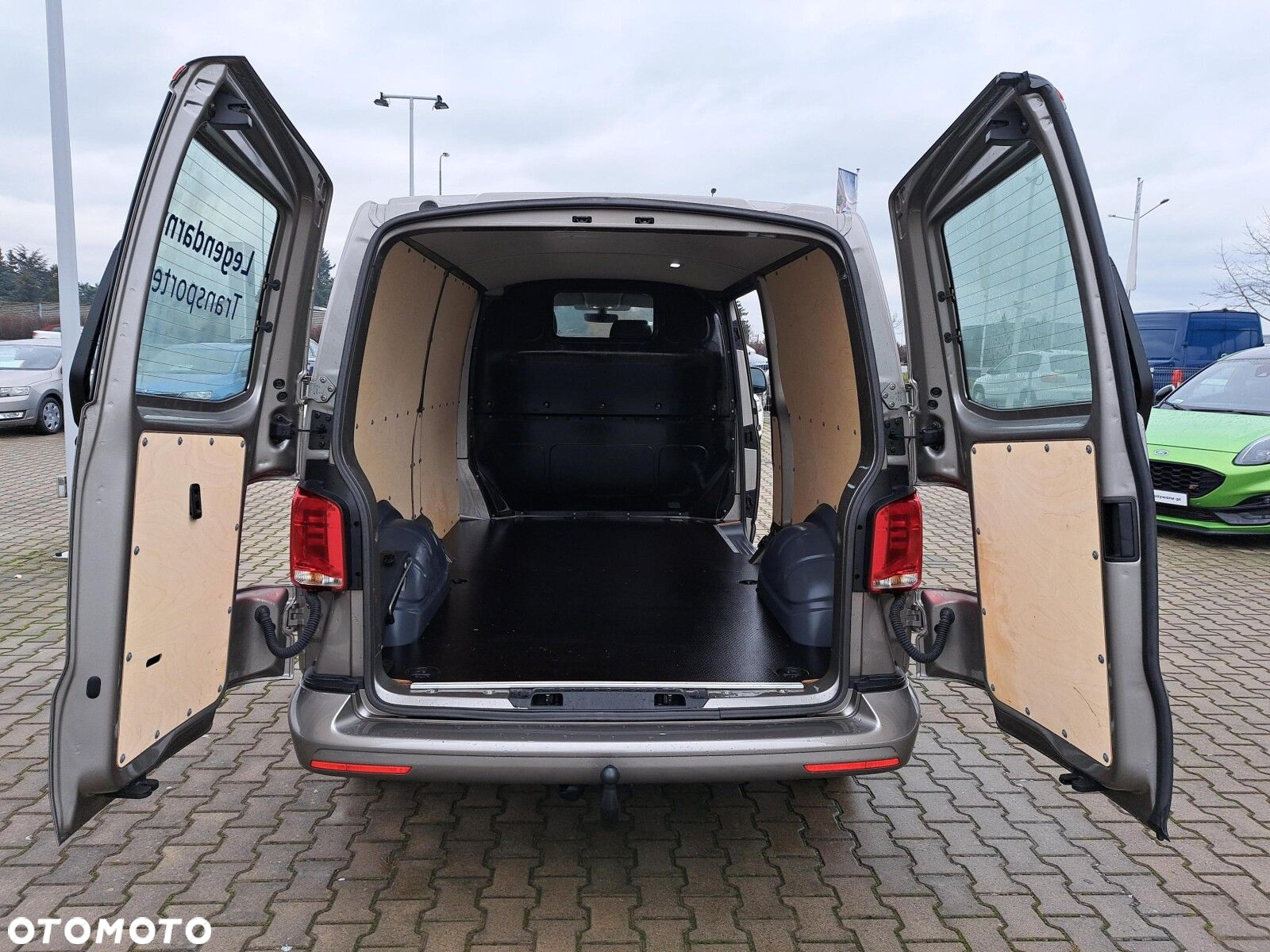 Volkswagen Transporter - 25