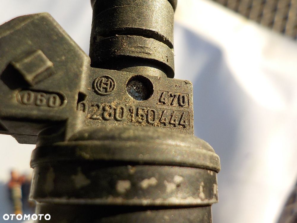 AUDI A4 B5 1.8 B WTRYSKIWACZ 0280150444 - 2