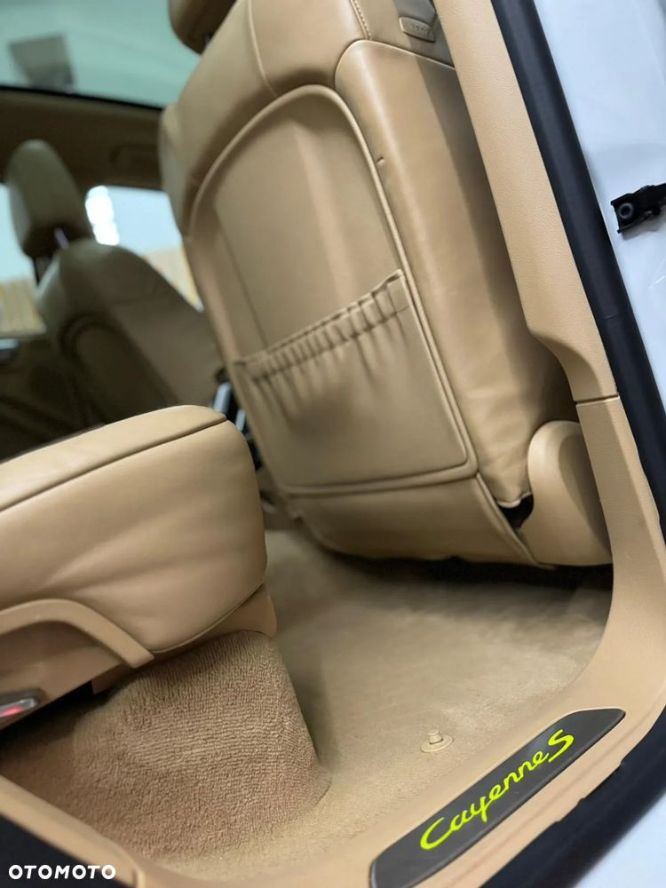 Porsche Cayenne - 11