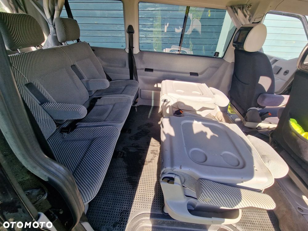 Volkswagen Caravelle GL - 28
