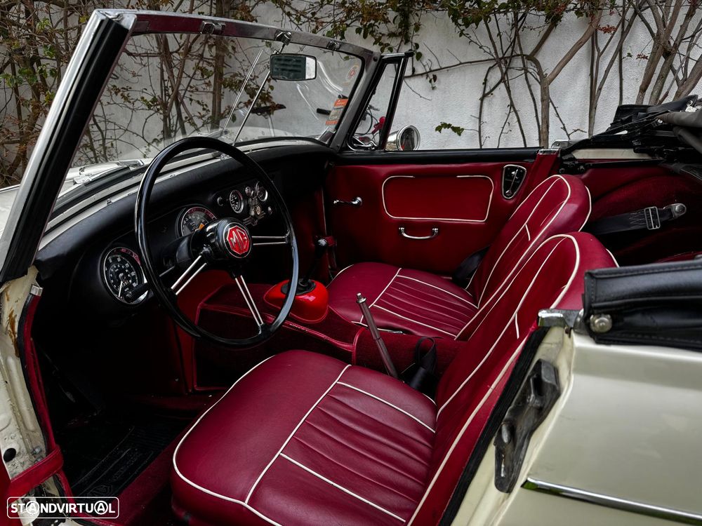 MG Midget - 12