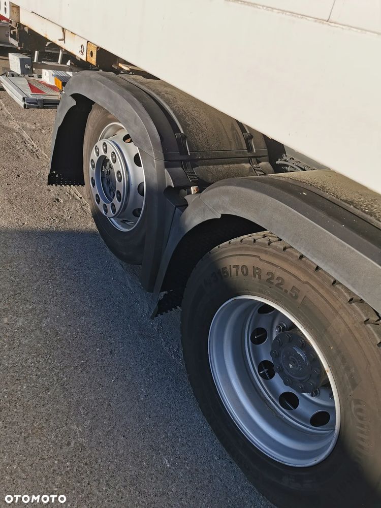 Mercedes-Benz Actros - 9