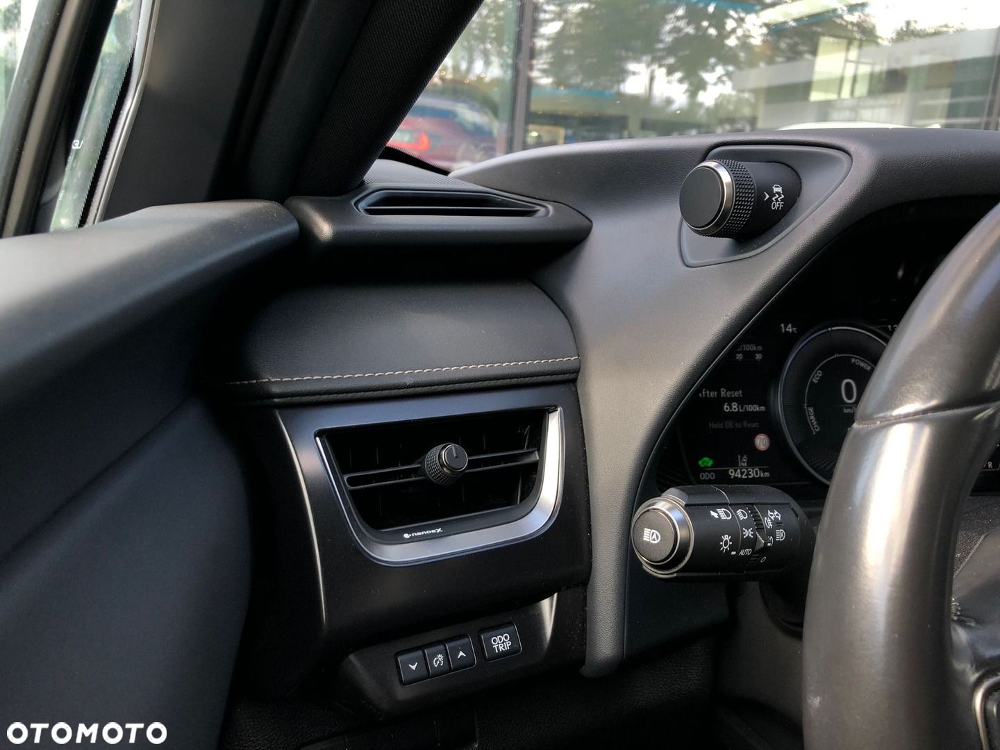 Lexus UX 250h GPF F Impression 2WD - 33