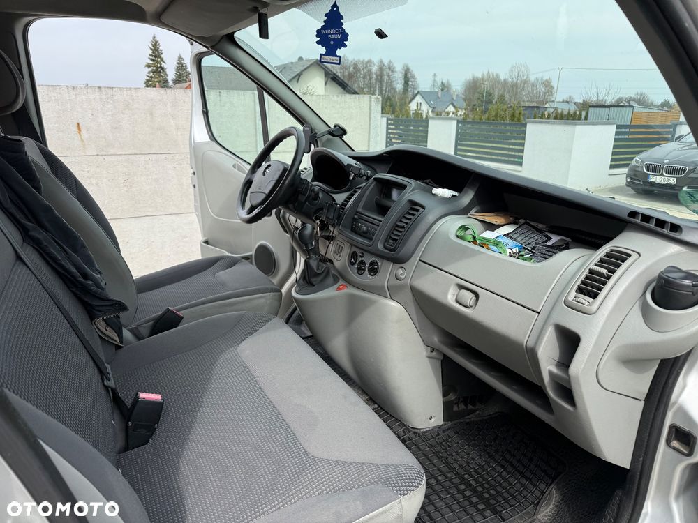 Opel Vivaro - 11