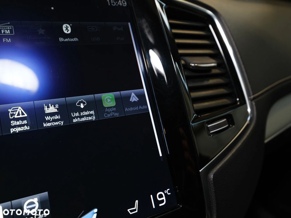 Volvo XC 90 D5 SCR AWD R-Design 7os - 33