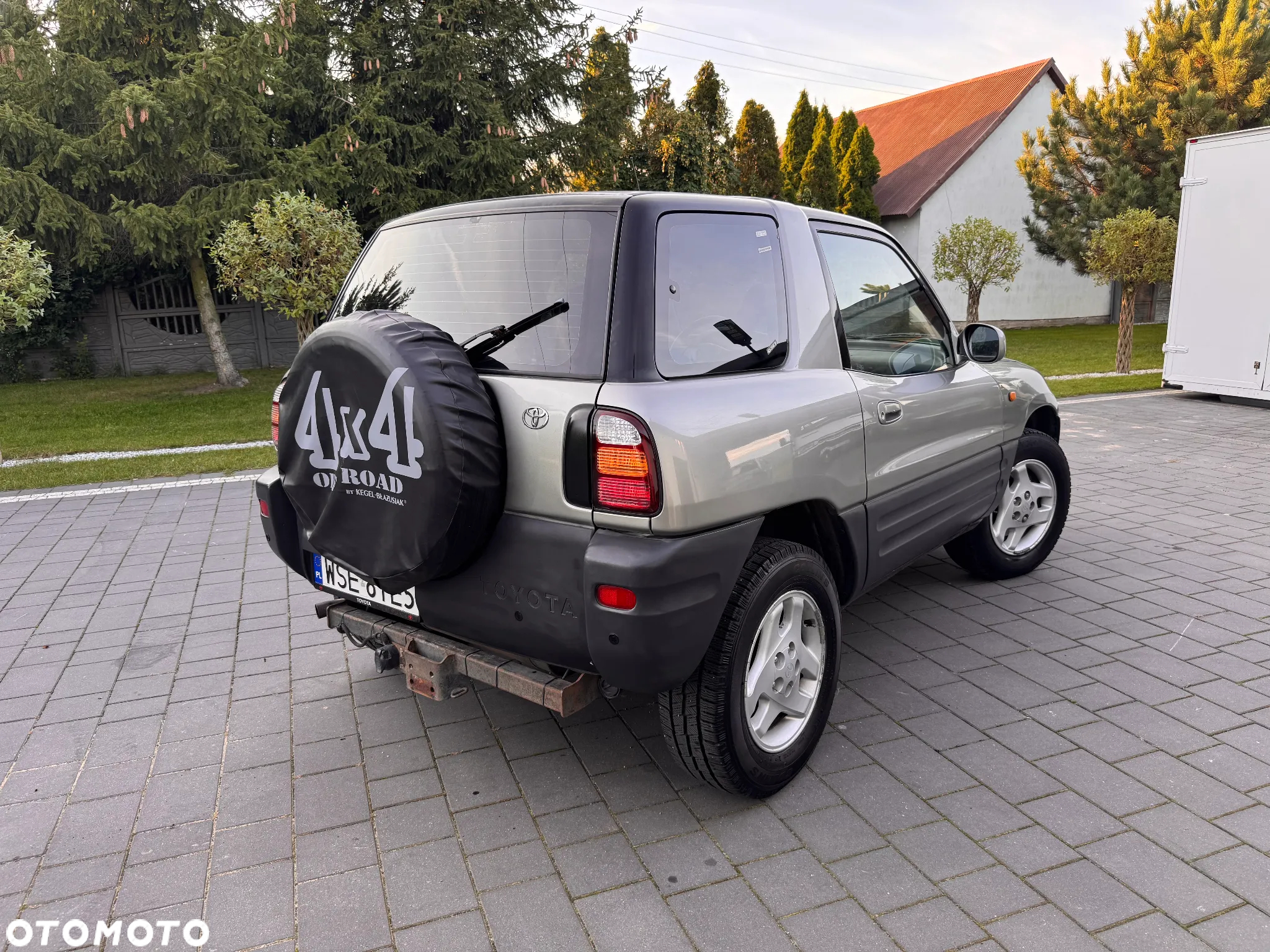 Toyota RAV4 2.0 - 6