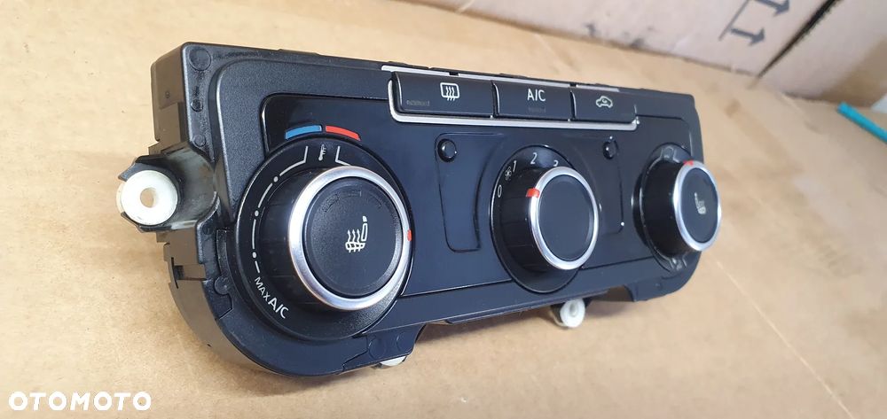 Panel nawiewu klimatyzacji klimy VW Caddy III Lift 5HB011292 - 4