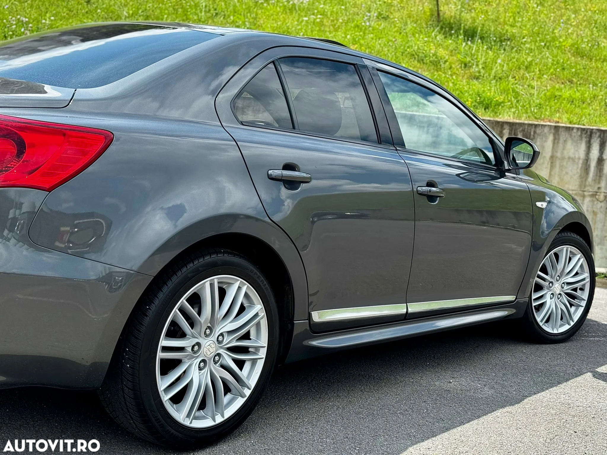 Suzuki Kizashi 2.4 4x2 Sport - 22