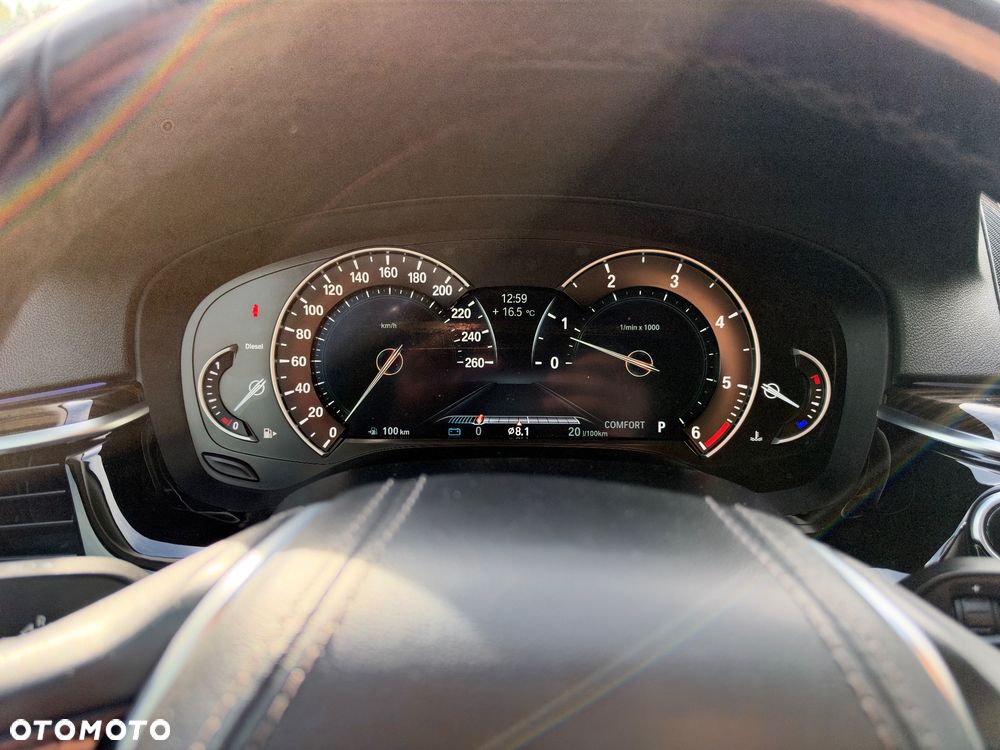 BMW Seria 5 530d xDrive Luxury Line - 34