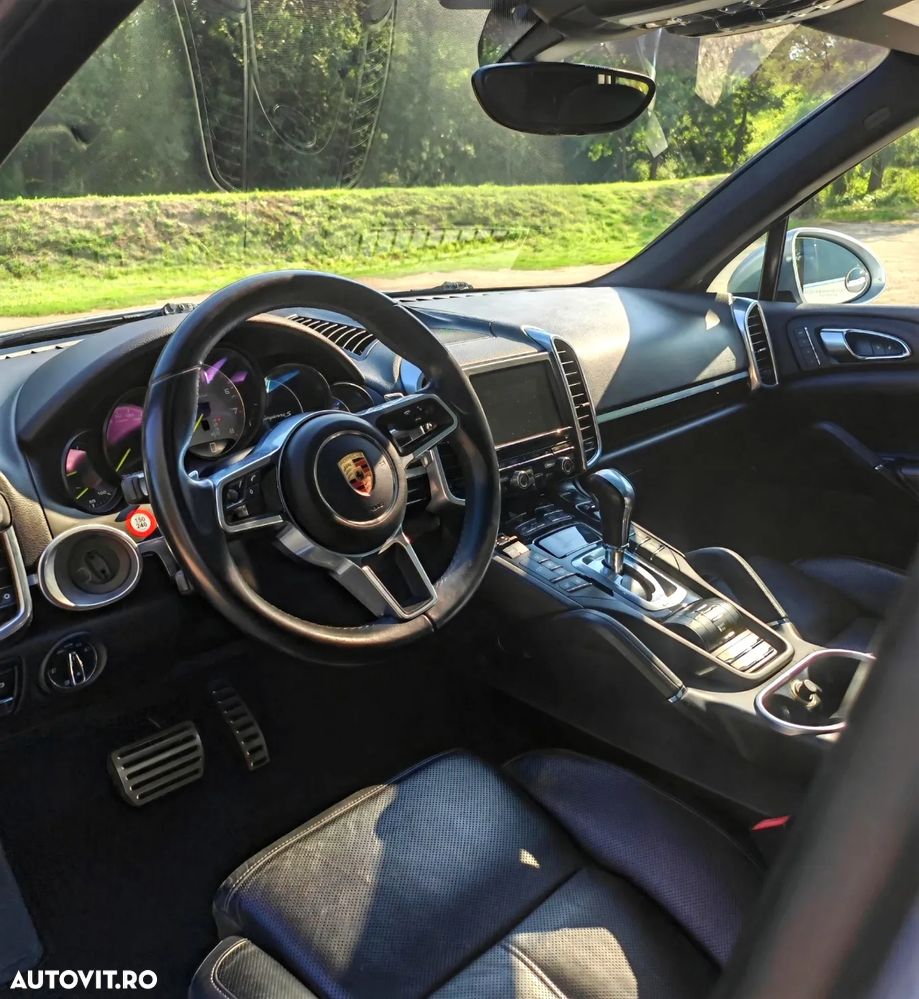 Porsche Cayenne - 7