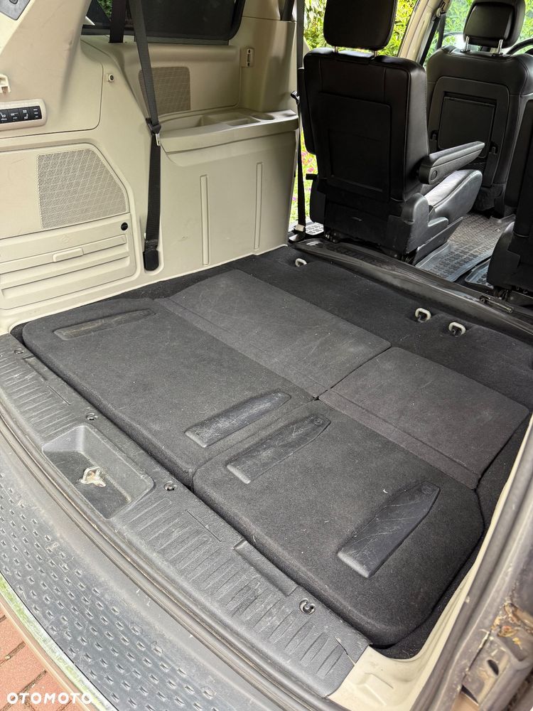 Lancia Voyager 2.8CRD Platinum - 17
