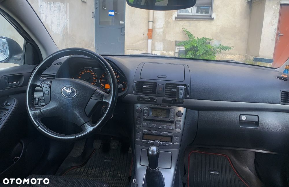 Toyota Avensis 1.8 VVT-i Luna - 7