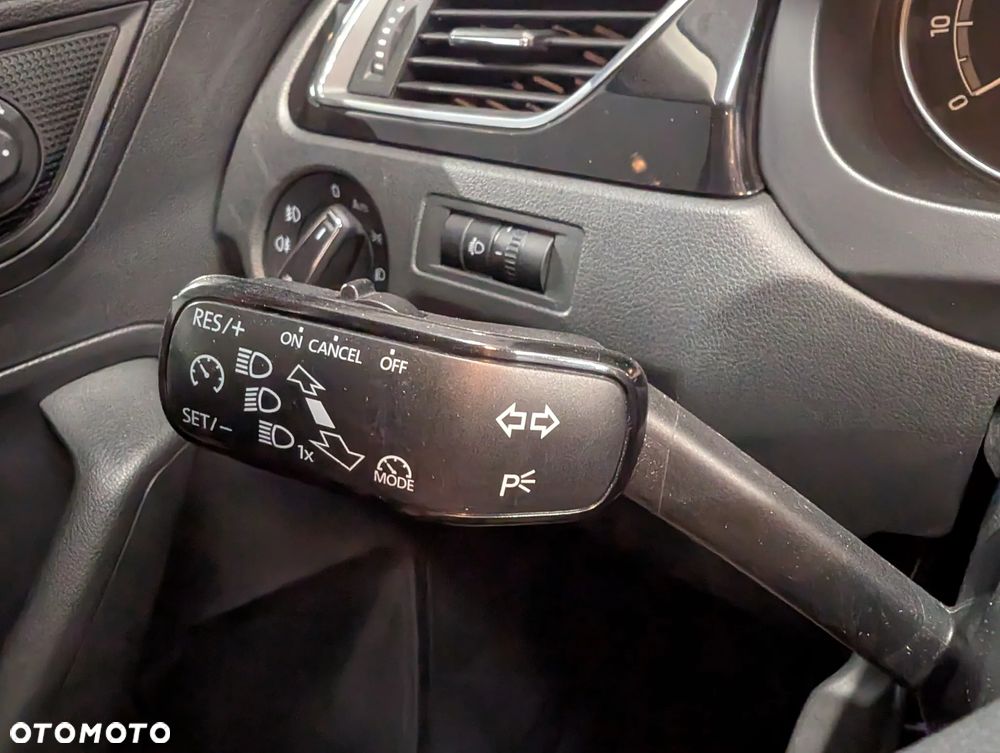 Skoda RAPID 1.0 TSI Style DSG - 12