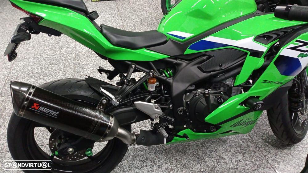 Kawasaki ZX 4RR - 9
