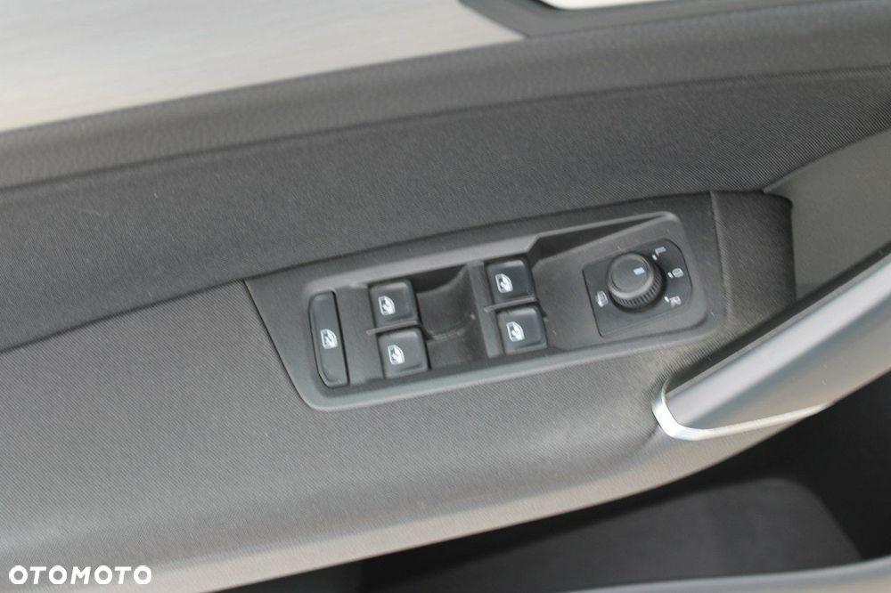 Volkswagen Touran - 21