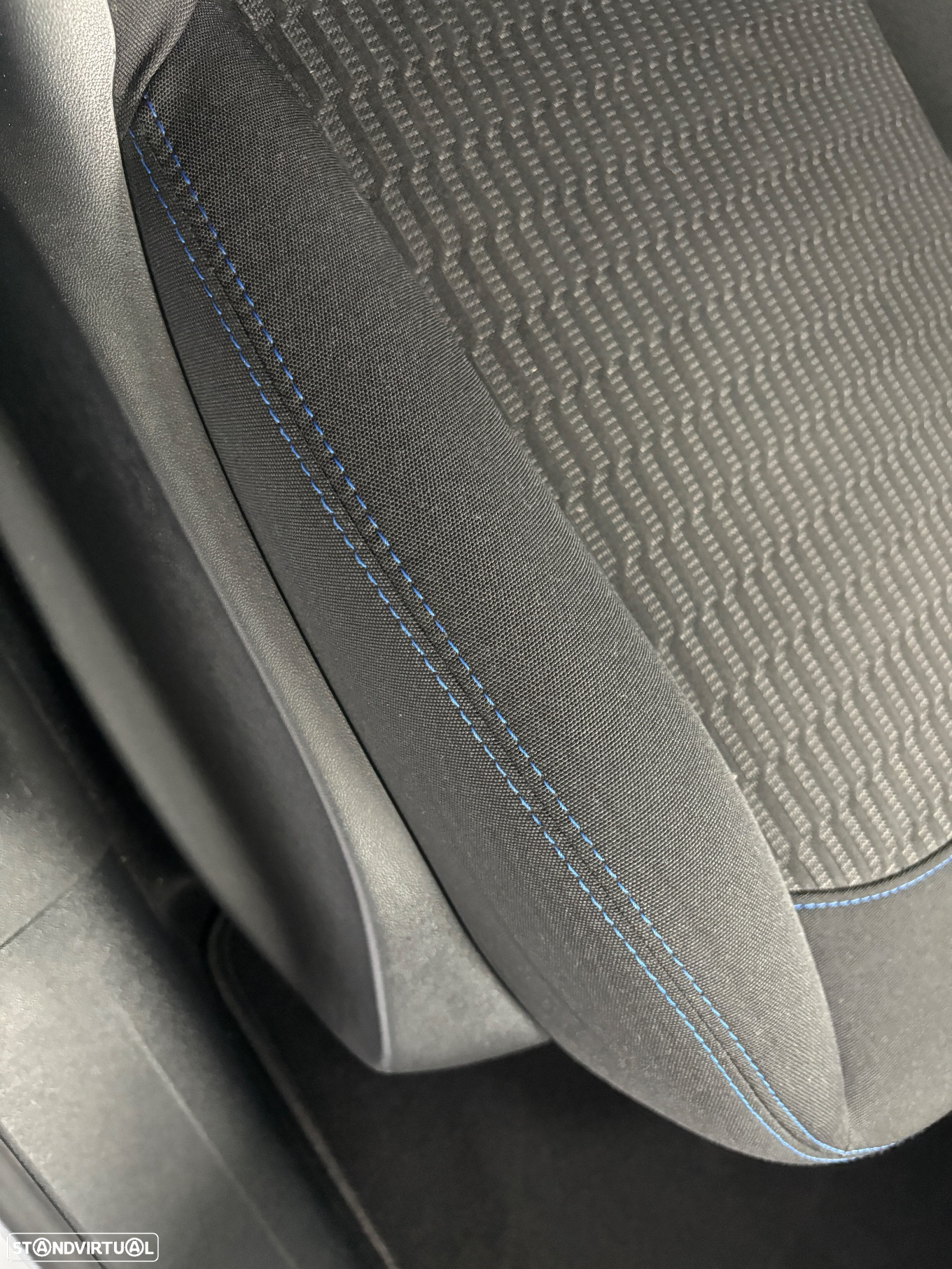 Peugeot 208 1.2 PureTech Signature - 35