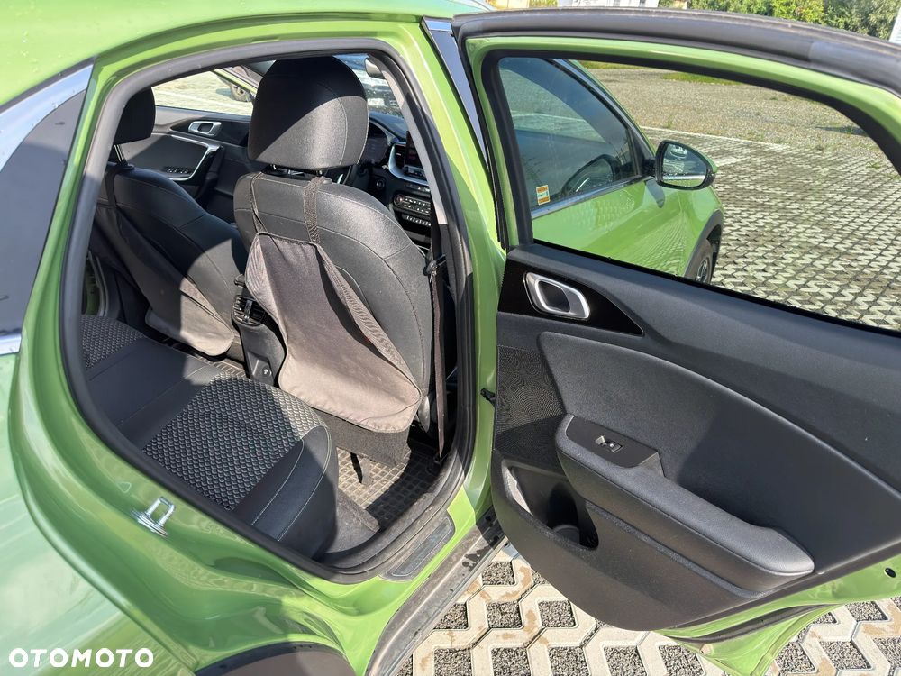 Kia XCeed 1.5 T-GDI Business Line - 16