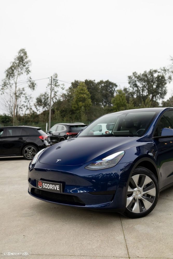 Tesla Model Y Standard RWD - 12
