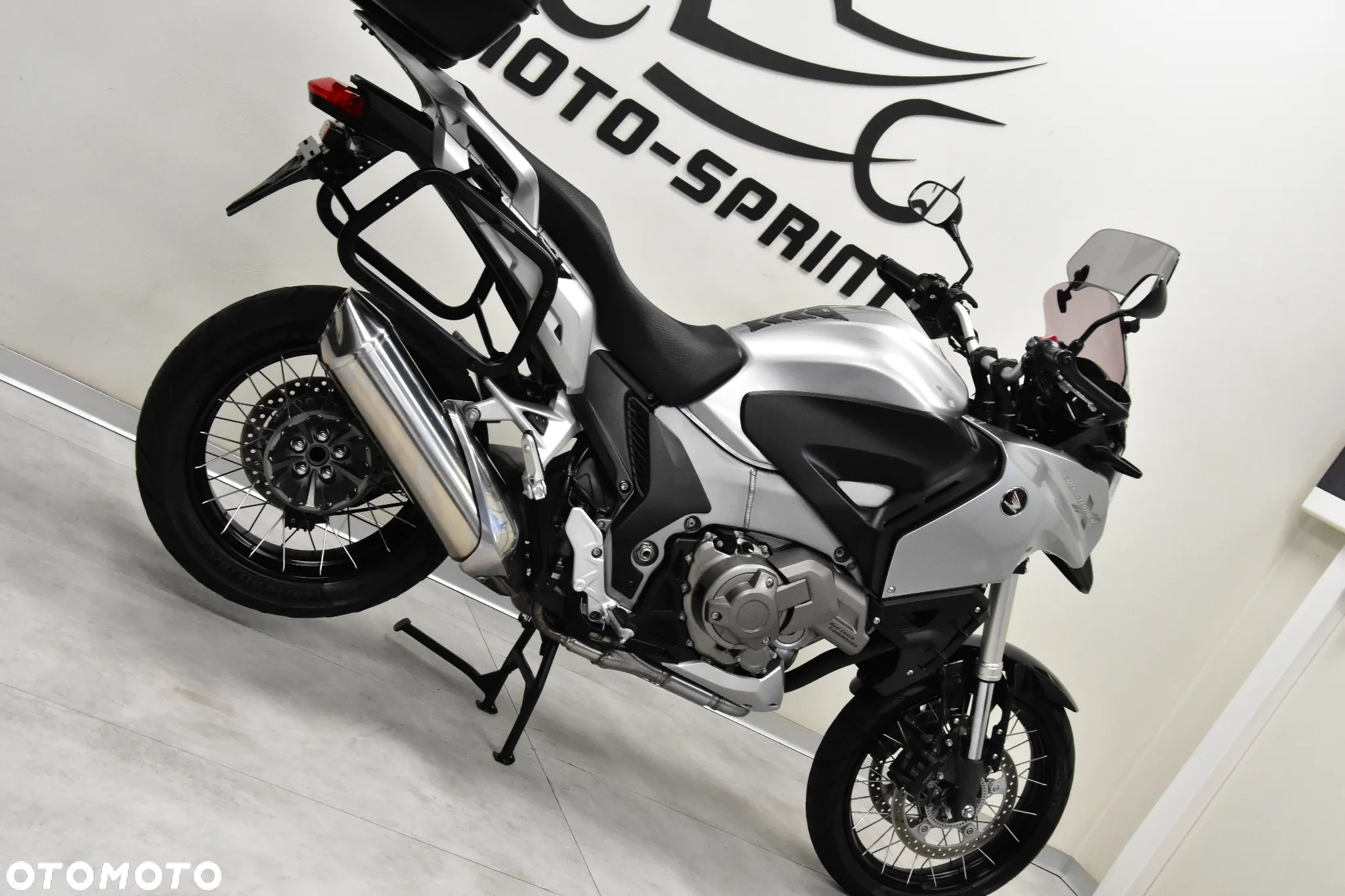 Honda VFR - 9