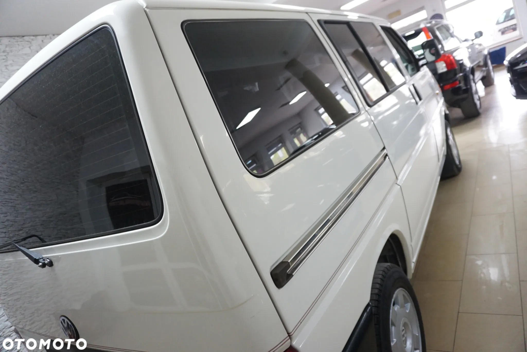 Volkswagen Caravelle TDI Basis / CL - 13