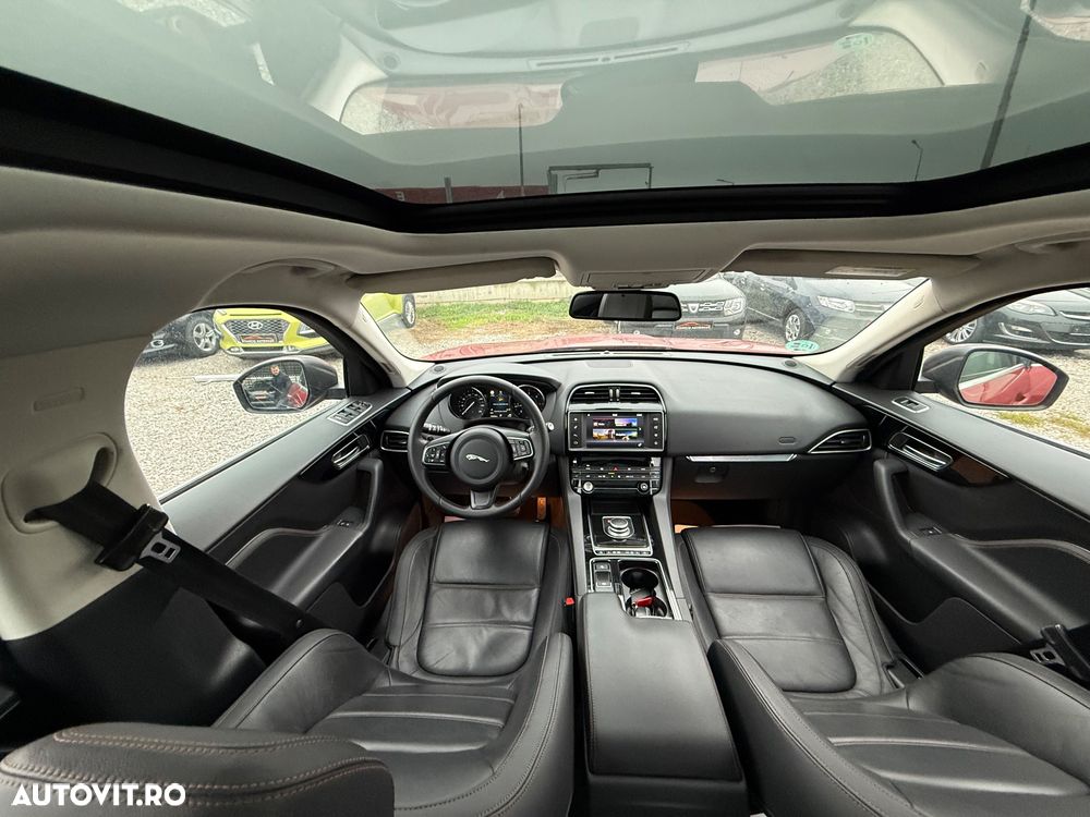 Jaguar F-Pace 20d AWD Aut. Portfolio - 8
