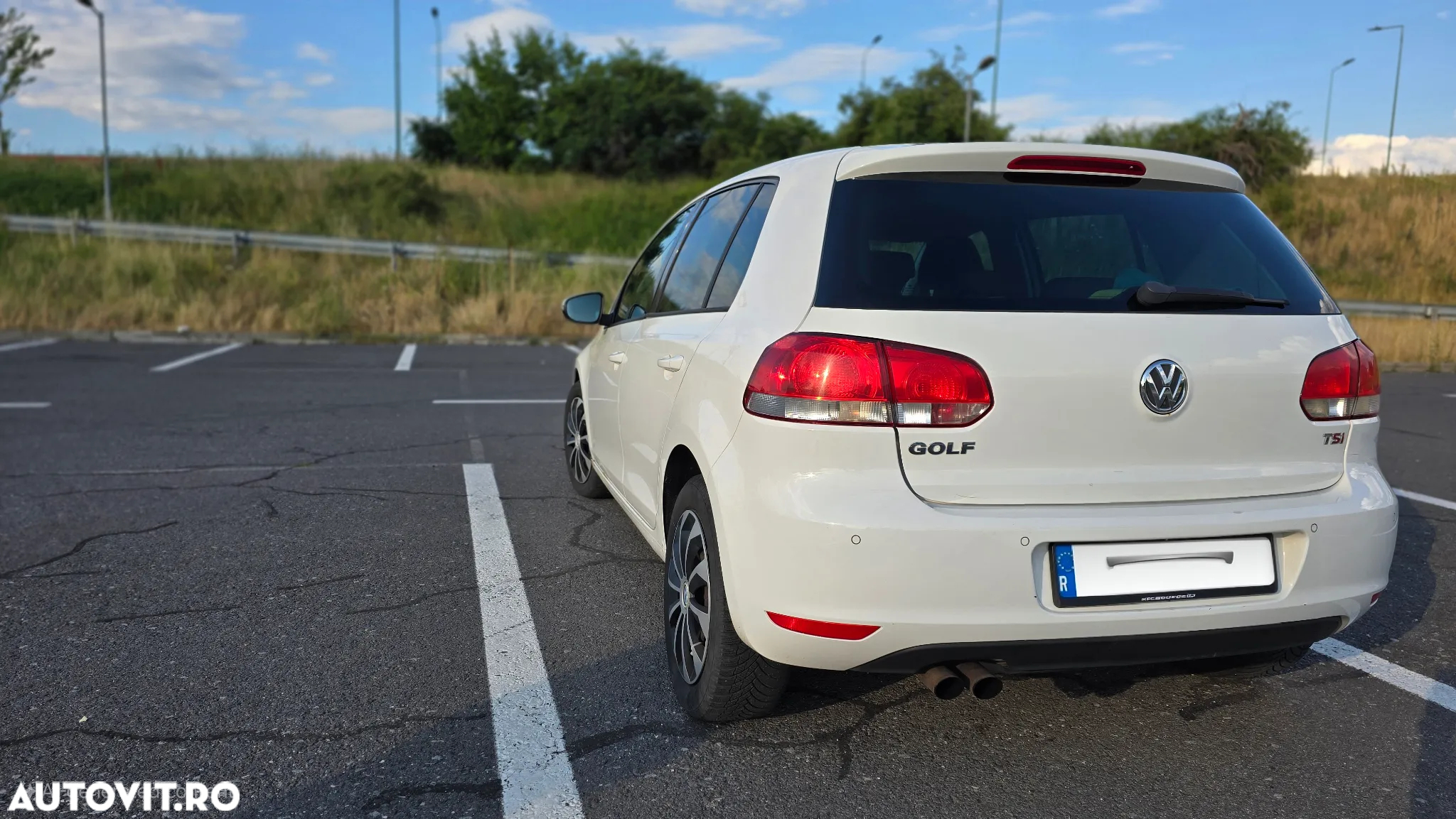 Volkswagen Golf - 6